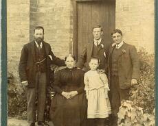 Boyles Family - c1908 Amos & Emma Boyles, Susan Boyles (b1899), James Arthur and ANO - c1908